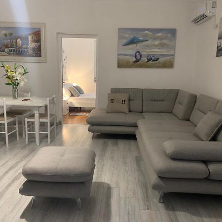 Vjola Apartments 2 Sarandë Buitenkant foto