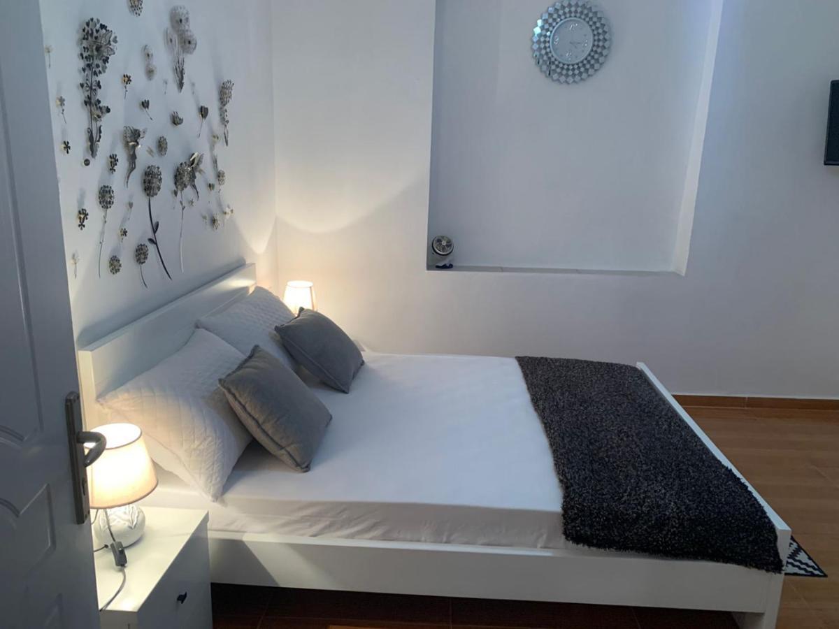 Vjola Apartments 2 Sarandë Buitenkant foto