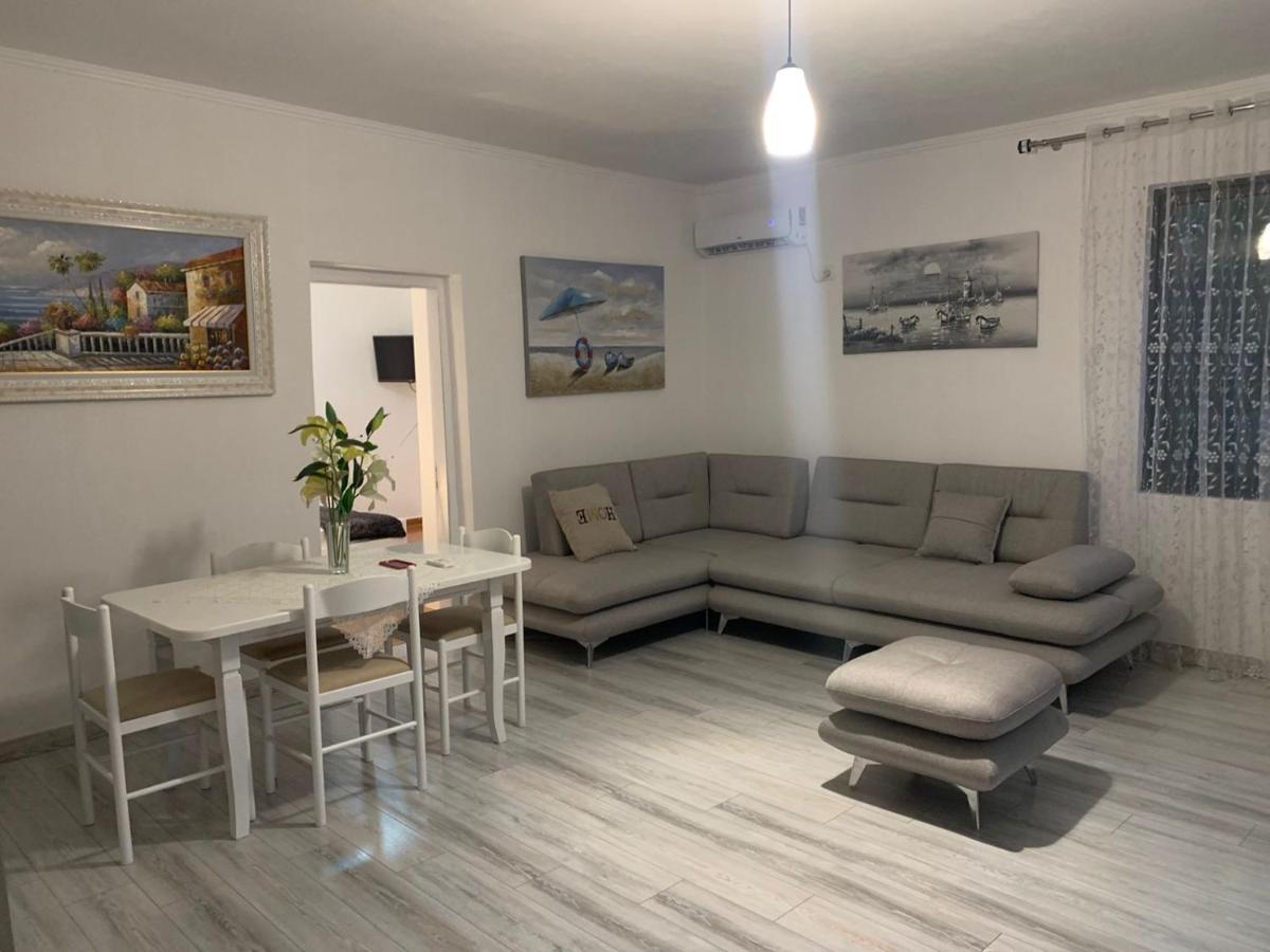 Vjola Apartments 2 Sarandë Buitenkant foto